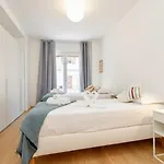 The Giant With View Renovated 2025 Desenzanoloft Official Partner Homes & By Marriott Bonvoy * Desenzano del Garda