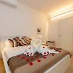 The Giant With View Renovated 2025 Desenzanoloft Official Partner Homes & By Marriott Bonvoy Appartement *
