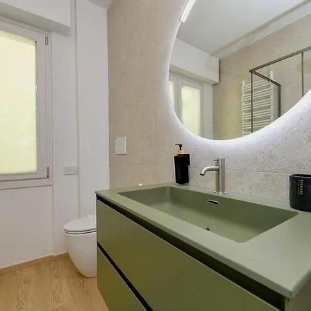 The Giant With View Renovated 2025 Desenzanoloft Official Partner Homes & By Marriott Bonvoy * Desenzano del Garda