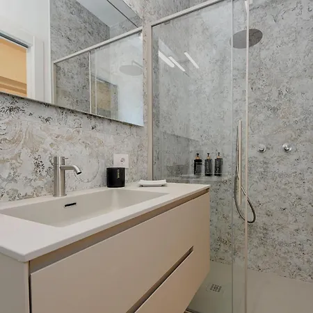 Desenzanoloft Official Partner Marriott Homes & - The Giant - Renovated 2025 - View * デセンツァーノ・デル・ガルダ