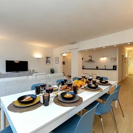 Desenzanoloft Official Partner Marriott Homes & - The Giant - Renovated 2025 - View アパート デセンツァーノ・デル・ガルダ