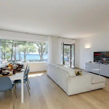 The Giant With View Renovated 2025 Desenzanoloft Official Partner Homes & By Marriott Bonvoy Apartment *