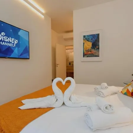 Apartment The Giant With View Renovated 2025 Desenzanoloft Official Partner Homes & By Marriott Bonvoy Desenzano del Garda