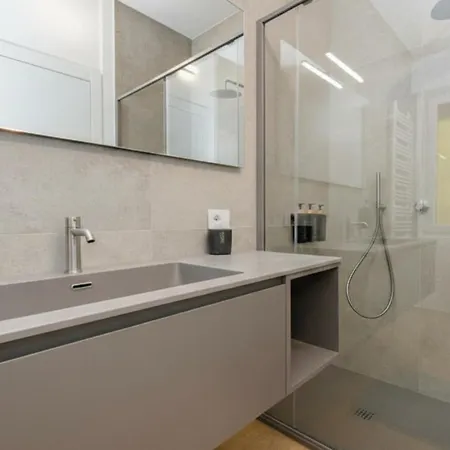 Apartment The Giant With View Renovated 2025 Desenzanoloft Official Partner Homes & By Marriott Bonvoy