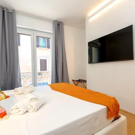 Апартаменты Desenzanoloft Official Partner Marriott Homes & - The Giant - Renovated 2025 - View Дезенцано-дель-Гарда